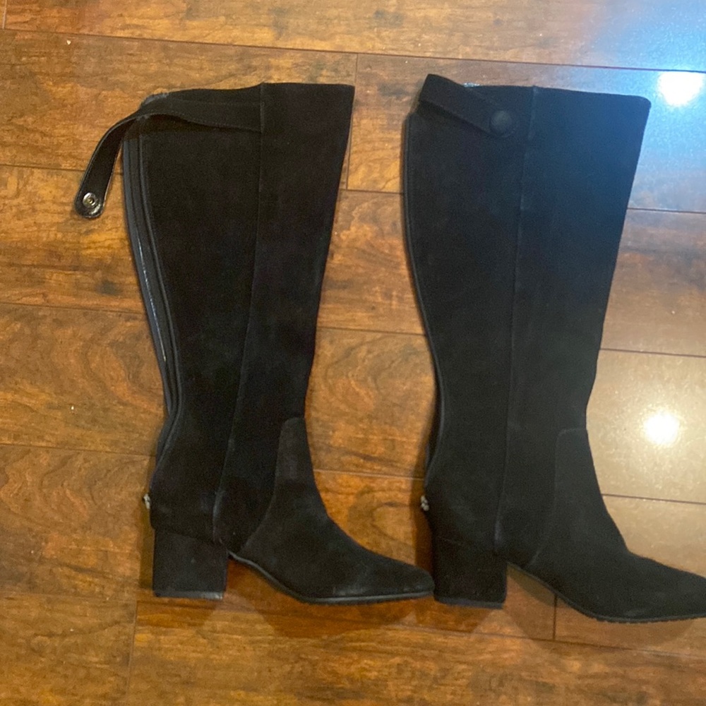 Knee boots